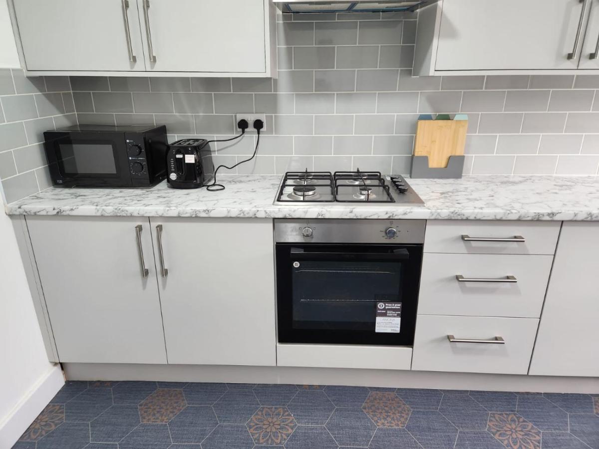 4 Bedroom 2 Bathroom Shared House - Near Bhx And Nec Μπέρμιγχαμ Εξωτερικό φωτογραφία