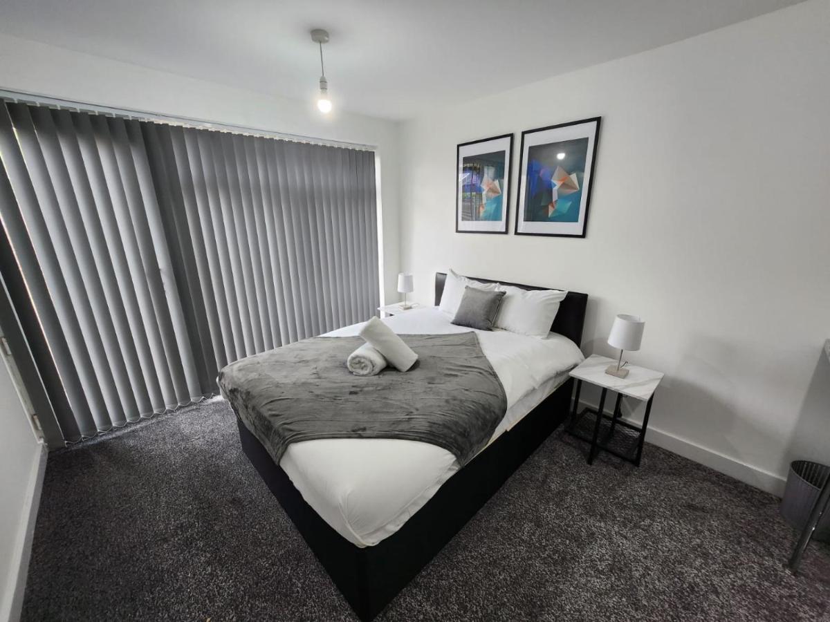 4 Bedroom 2 Bathroom Shared House - Near Bhx And Nec Μπέρμιγχαμ Εξωτερικό φωτογραφία
