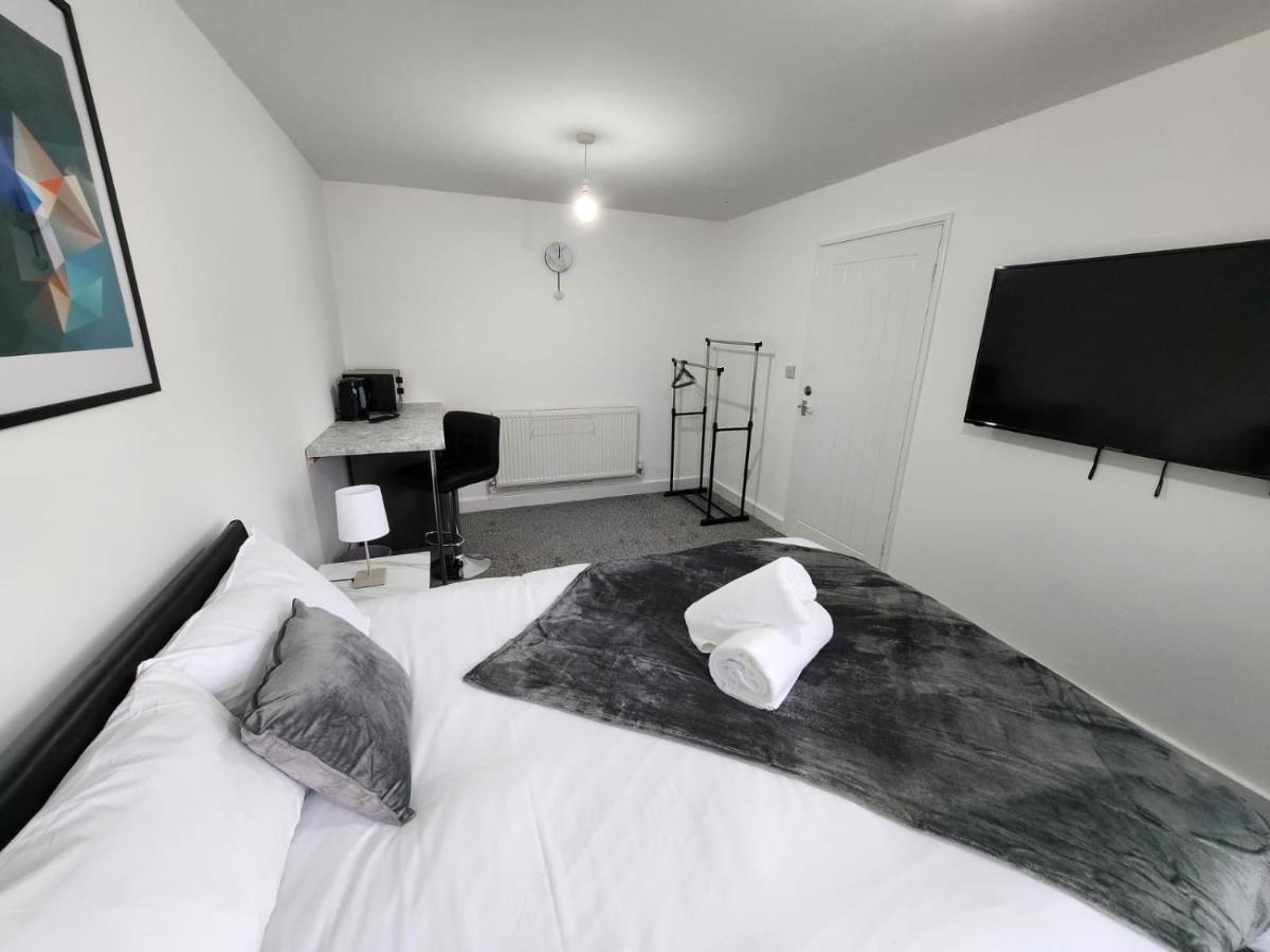 4 Bedroom 2 Bathroom Shared House - Near Bhx And Nec Μπέρμιγχαμ Εξωτερικό φωτογραφία